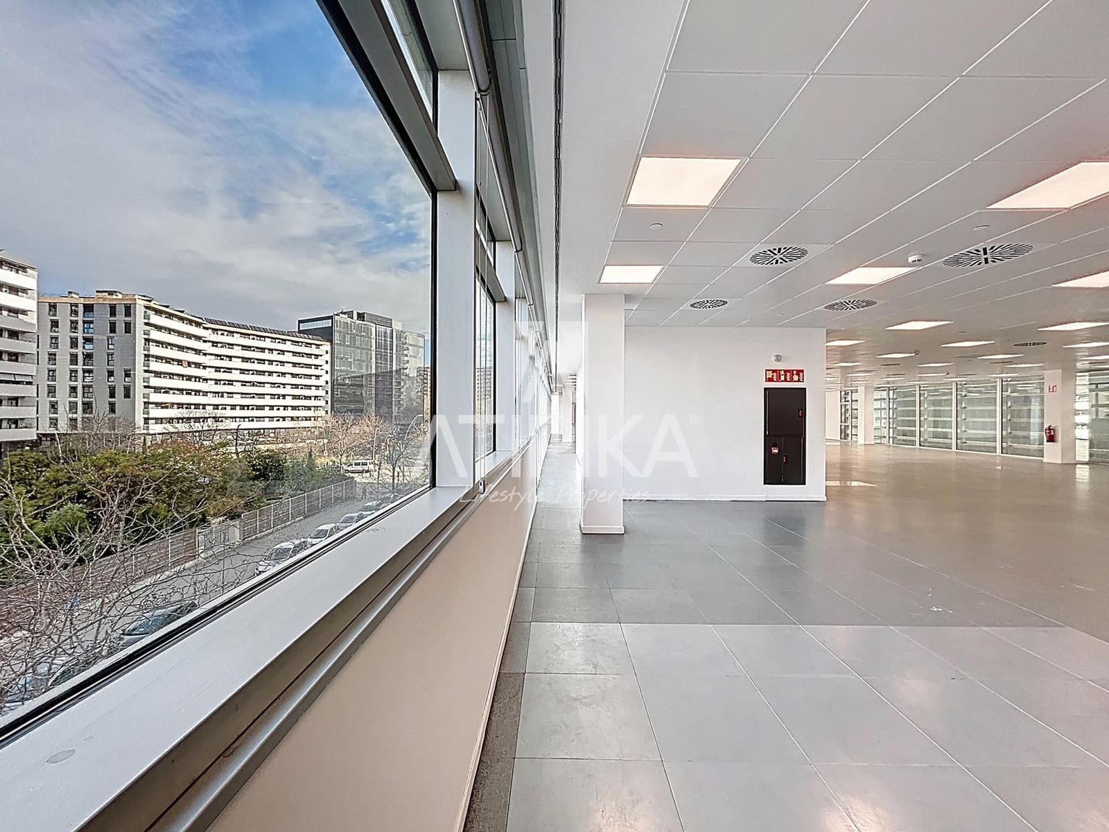 Kantoor te huur in Barcelona stad - € 18.945 (Ref: 9941333)