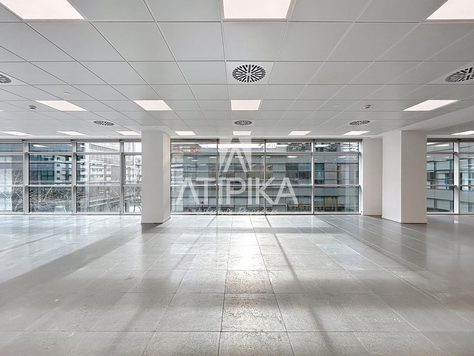 Kantoor te huur in Barcelona stad - € 18.945 (Ref: 9941333)