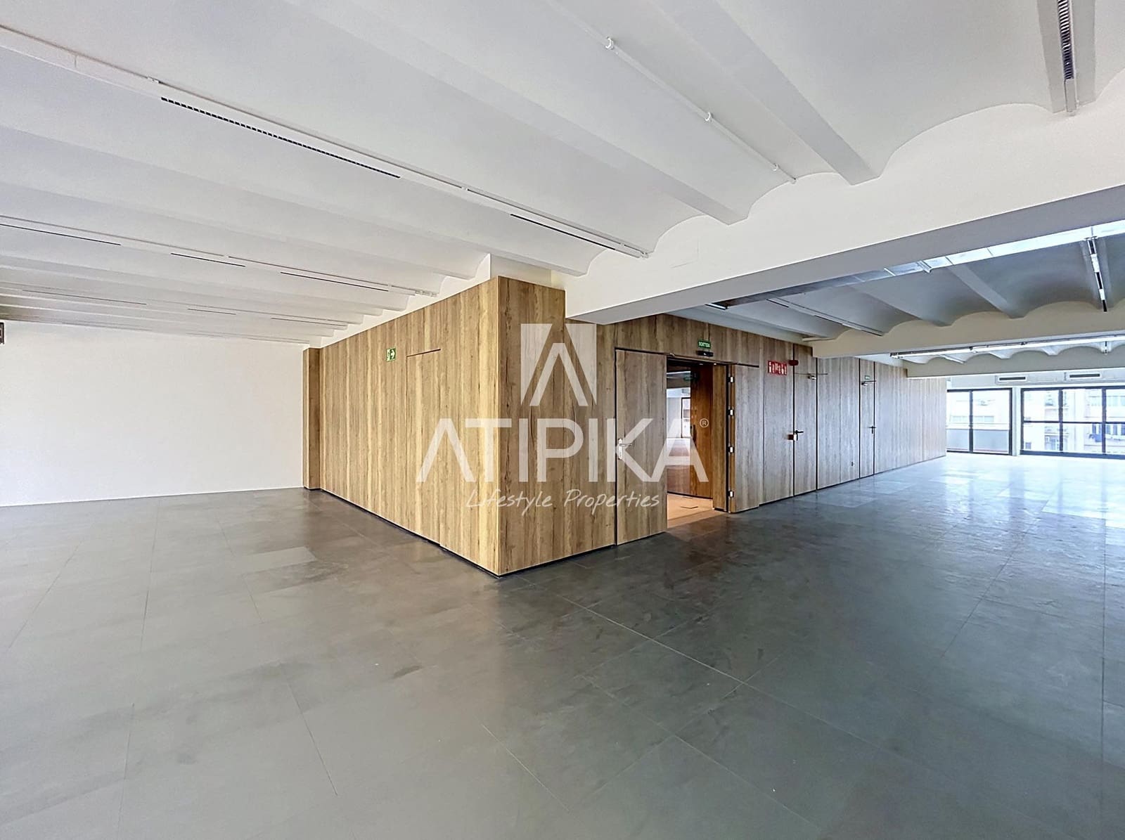 Kontor til leje i Barcelona by - € 17.328 (Ref: 9941335)