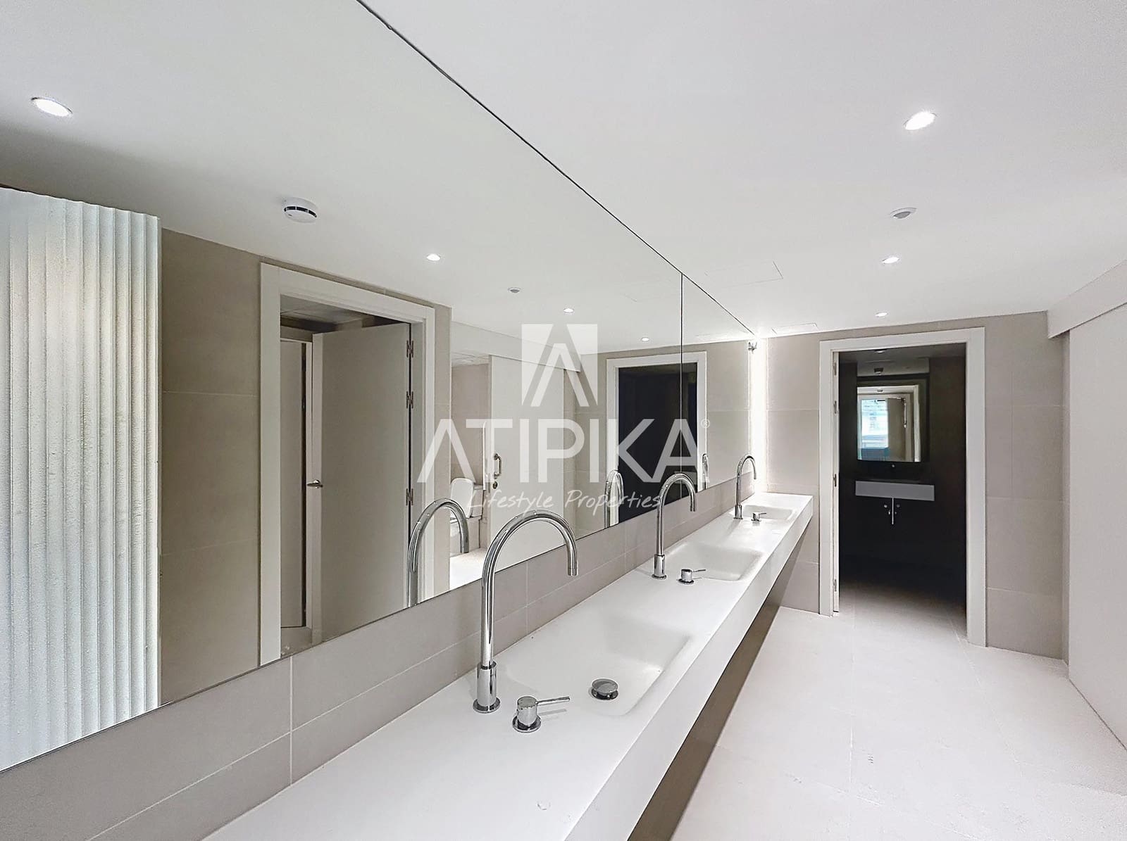 Kontor til leje i Barcelona by - € 17.328 (Ref: 9941335)
