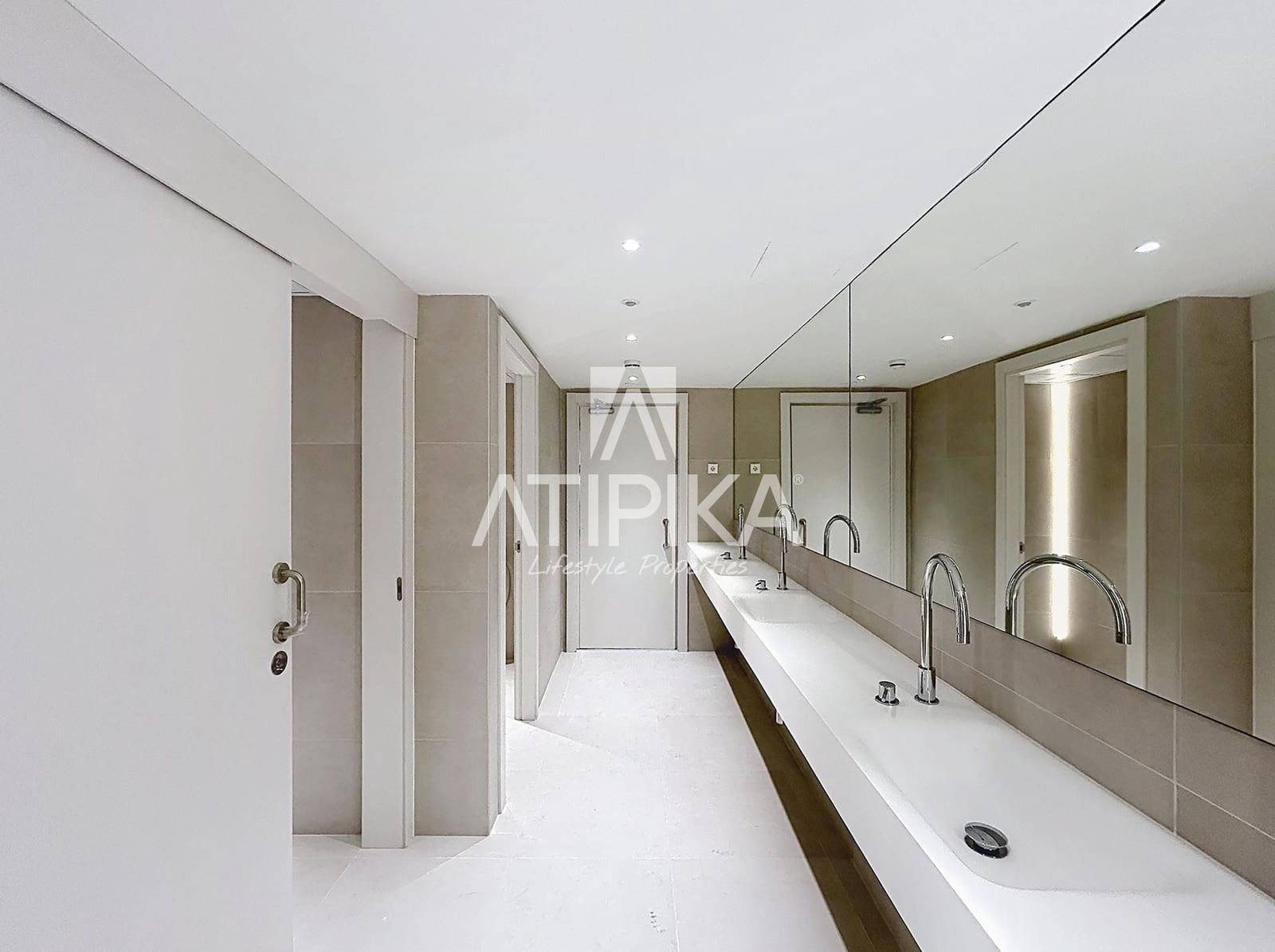Kontor til leje i Barcelona by - € 17.328 (Ref: 9941335)