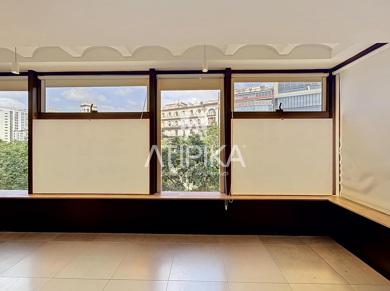 Kontor til leje i Barcelona by - € 17.328 (Ref: 9941335)