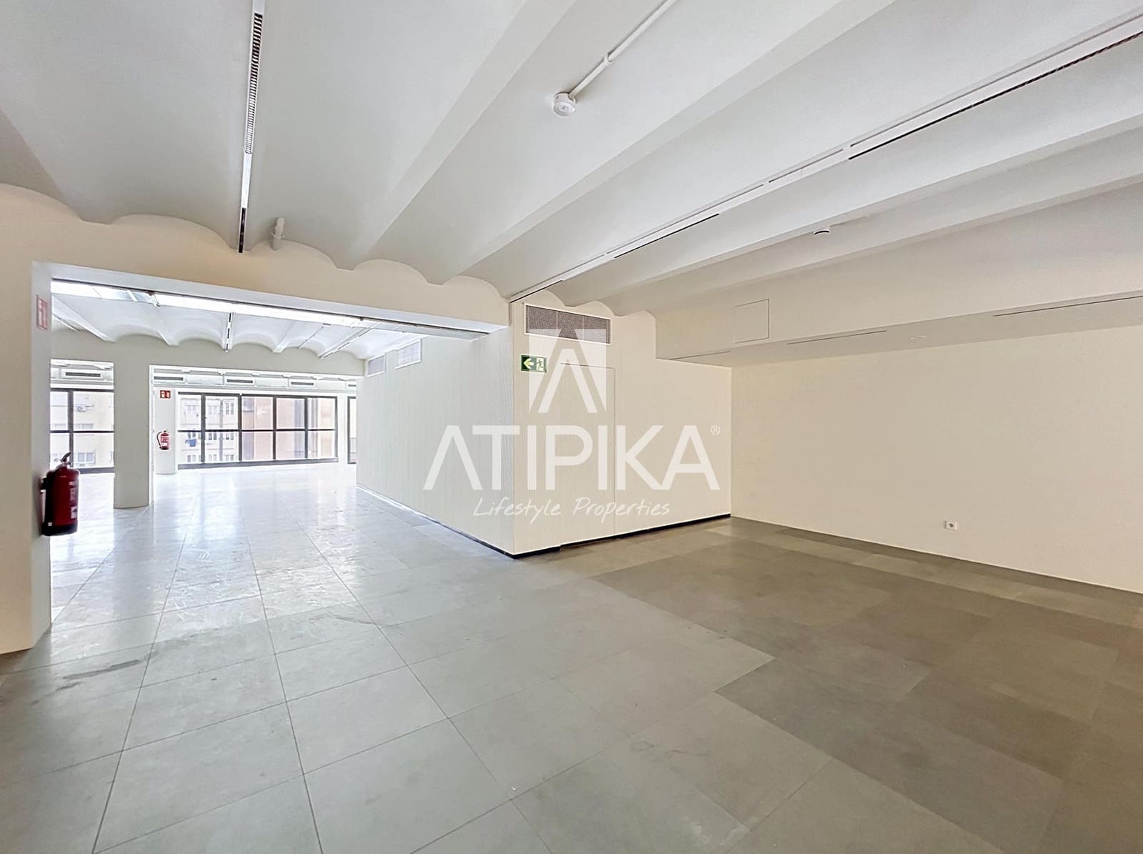Kontor til leje i Barcelona by - € 17.328 (Ref: 9941335)