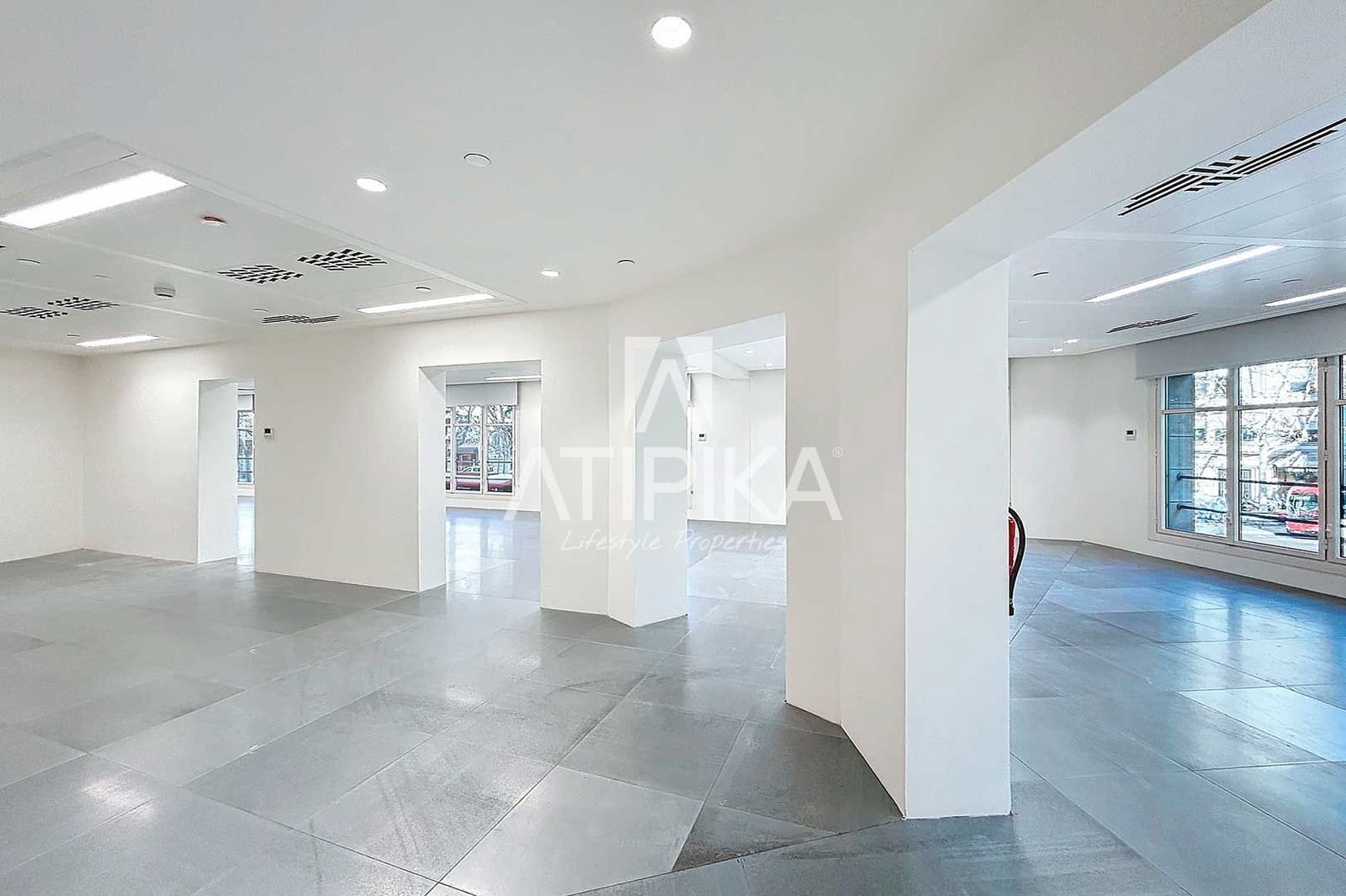 5 slaapkamer Kantoor te huur in Barcelona stad - € 13.130 (Ref: 9941338)
