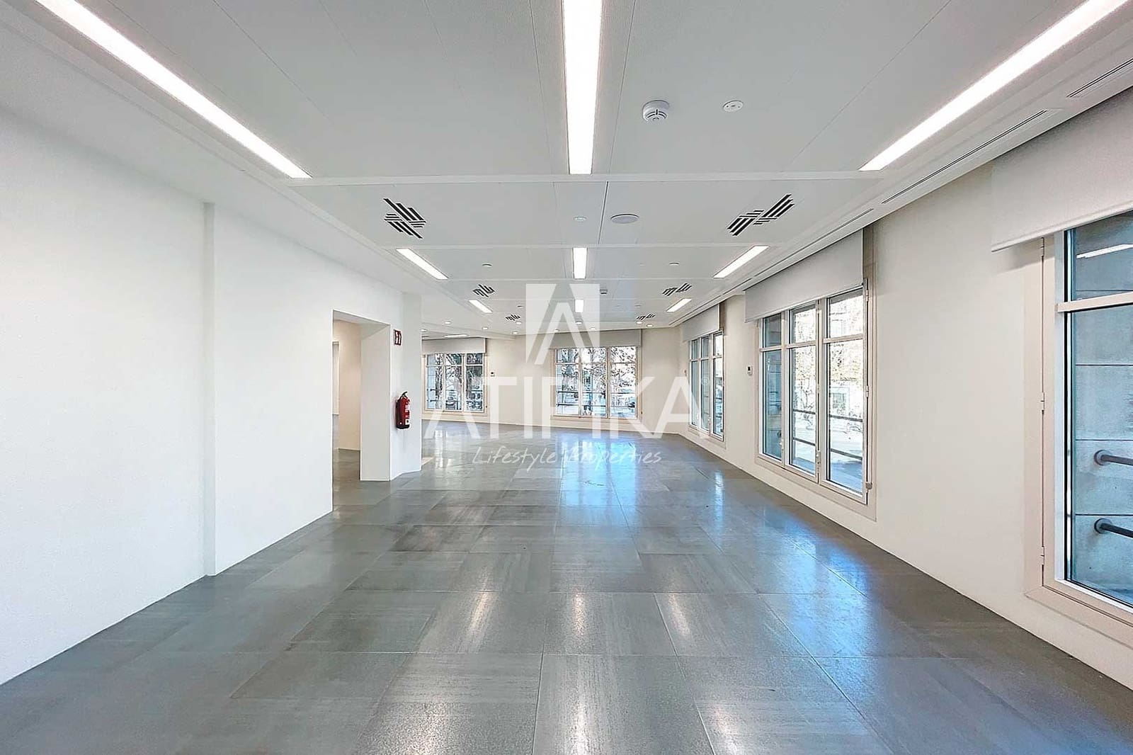 5 slaapkamer Kantoor te huur in Barcelona stad - € 13.130 (Ref: 9941338)