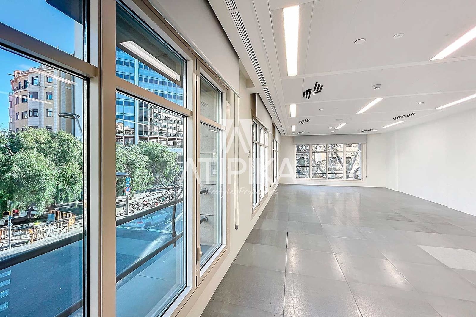 5 slaapkamer Kantoor te huur in Barcelona stad - € 13.130 (Ref: 9941338)