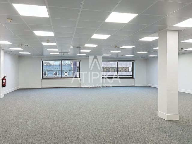 7 bedroom Office for rent in Barcelona city - € 16,080 (Ref: 9941339)