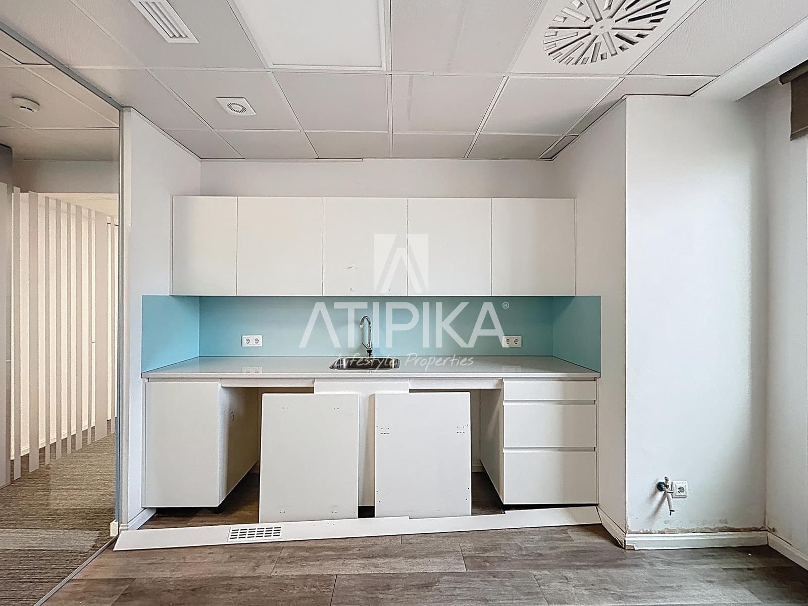 Oficina de 7 habitaciones en Barcelona ciudad en alquiler - 16.080 € (Ref: 9941339)