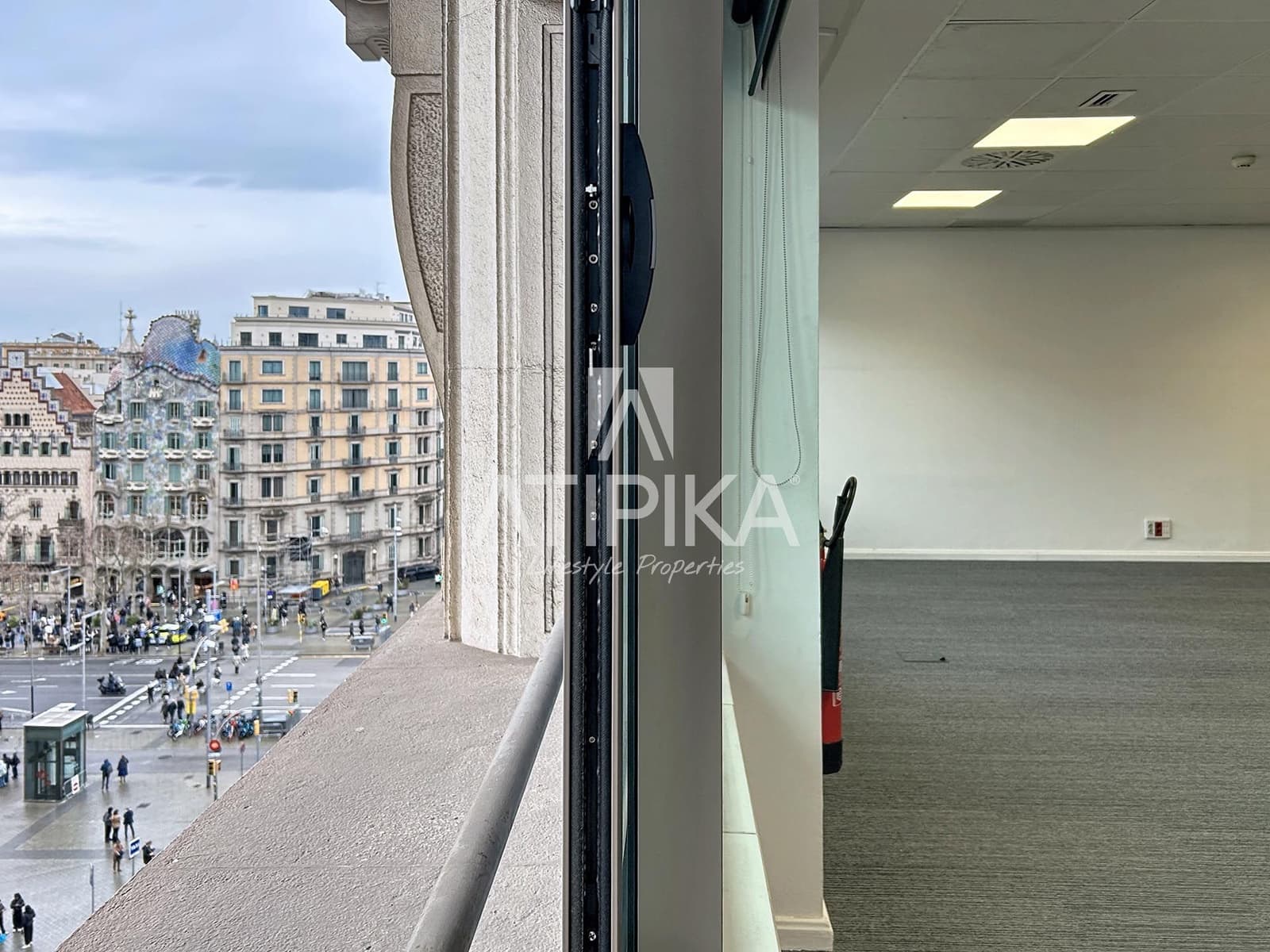 Oficina de 7 habitaciones en Barcelona ciudad en alquiler - 16.080 € (Ref: 9941339)