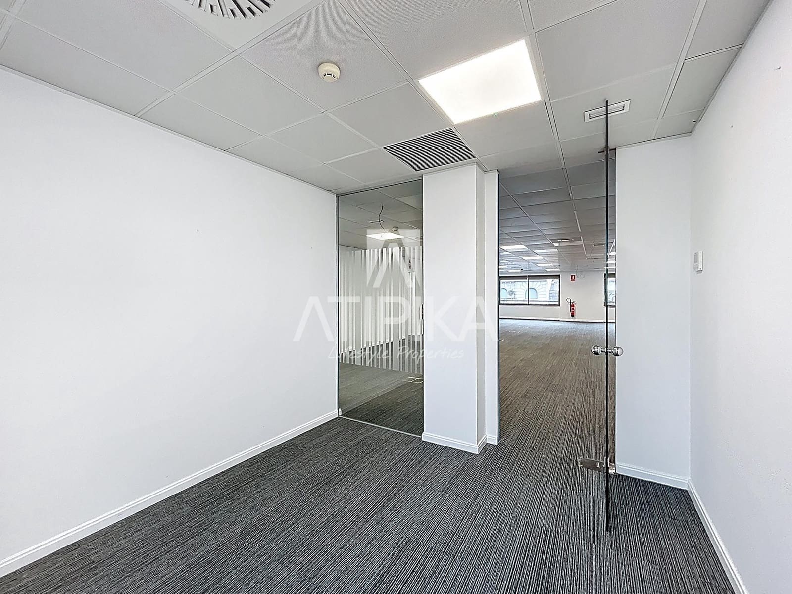 Oficina de 7 habitaciones en Barcelona ciudad en alquiler - 16.080 € (Ref: 9941339)