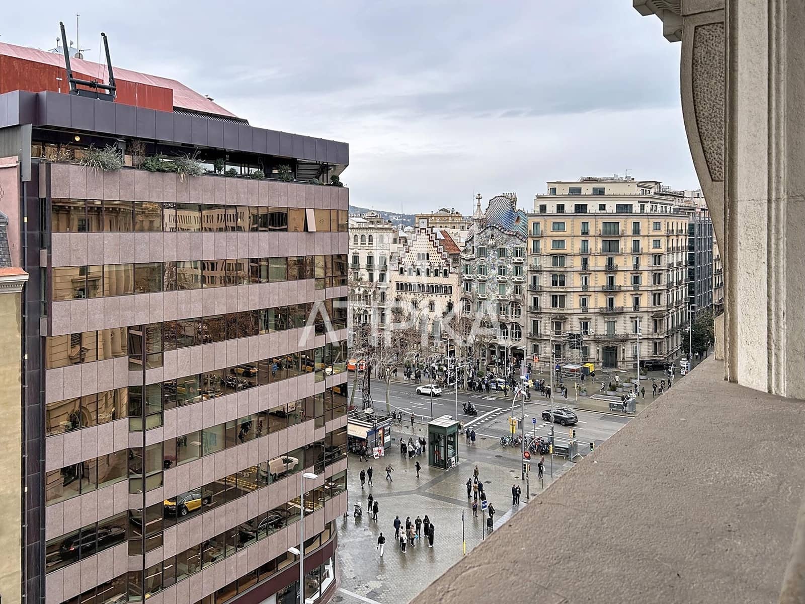 Oficina de 7 habitaciones en Barcelona ciudad en alquiler - 16.080 € (Ref: 9941339)