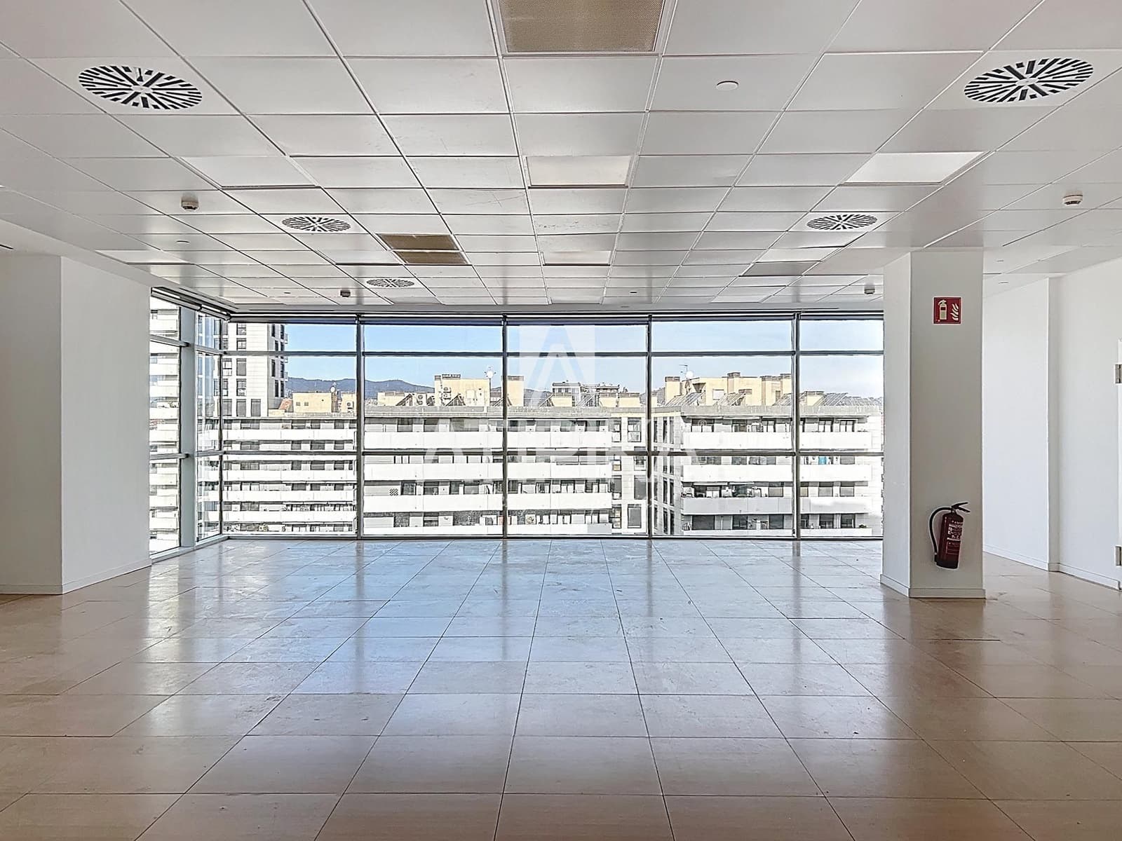 Kontor til leje i Barcelona by - € 5.680 (Ref: 9941342)