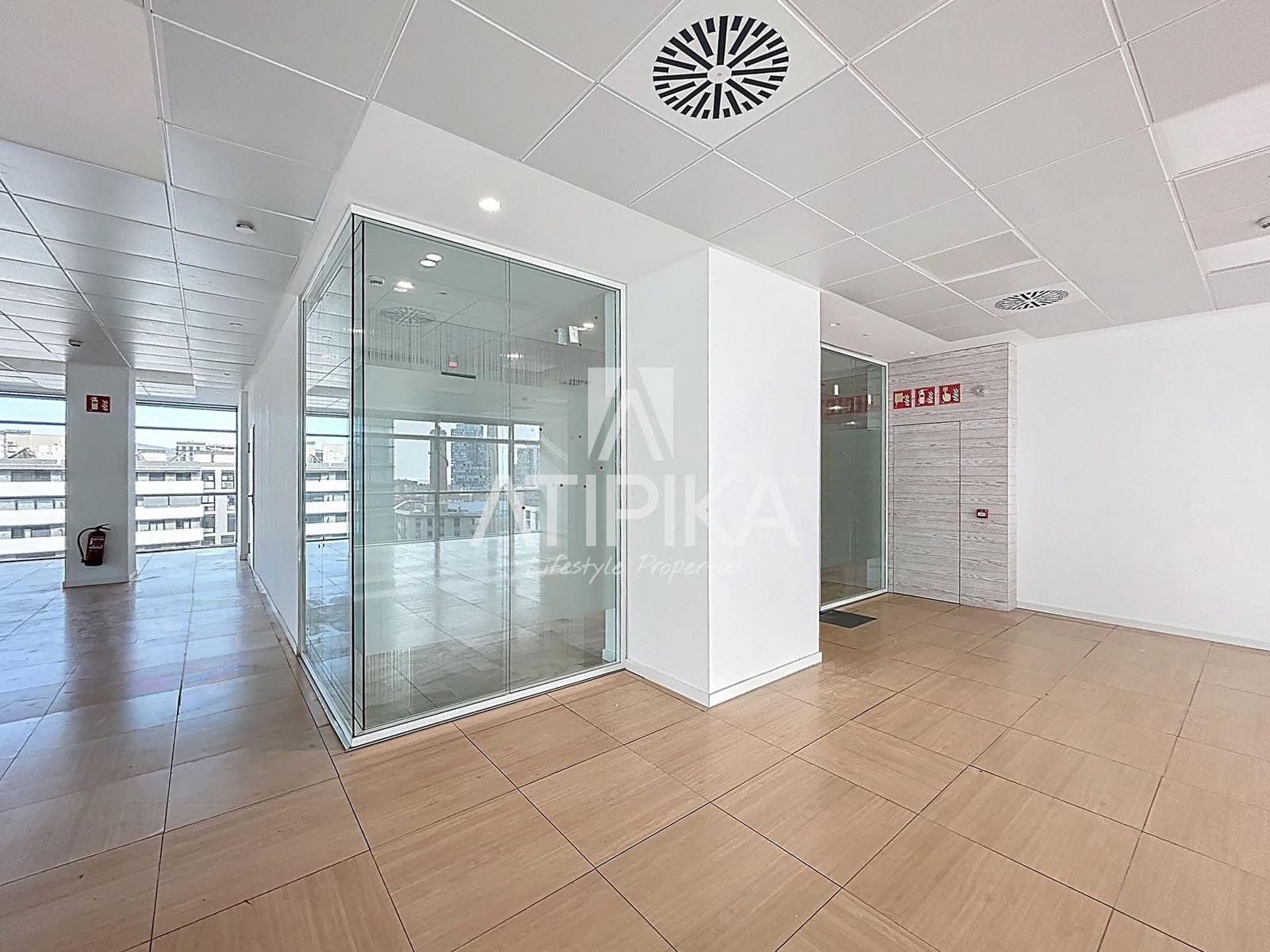 Kontor til leje i Barcelona by - € 5.680 (Ref: 9941342)