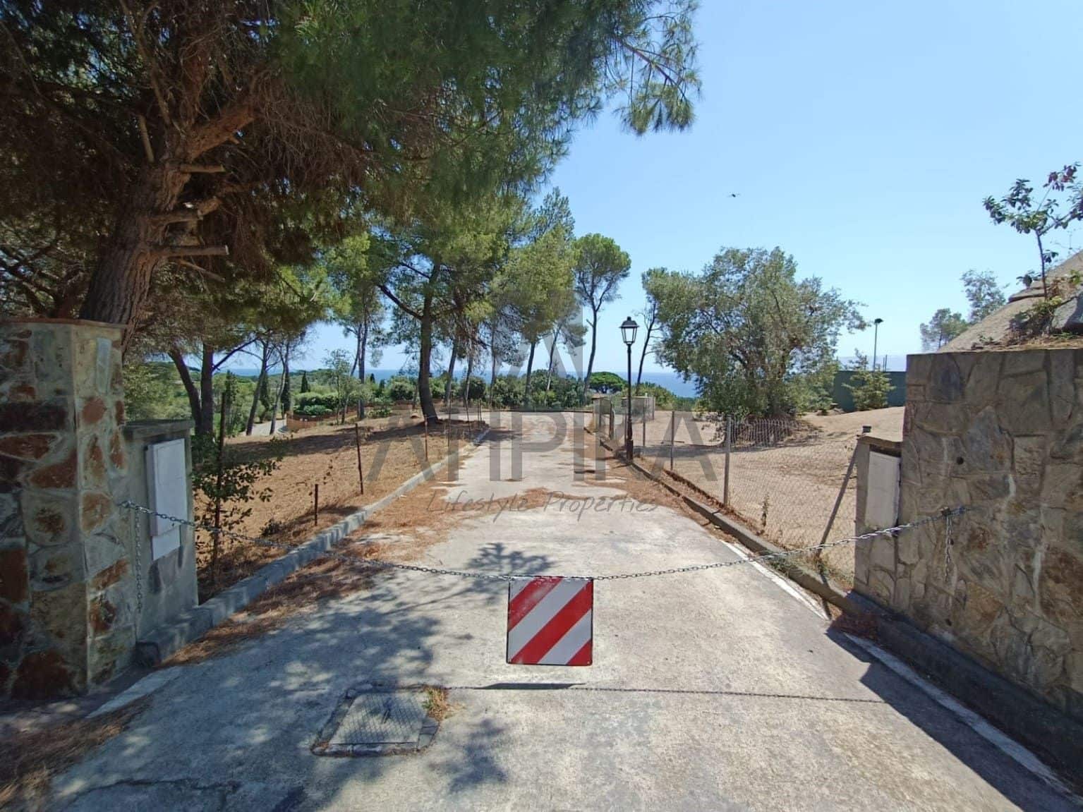 4 makuuhuone Huvila myytävänä paikassa Sant Andreu de Llavaneres mukana uima-altaan - 1 850 000 € (Ref: 9941344)