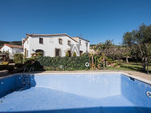 11 soveværelse Finca/Landehus til salg i Cabrera de Mar med swimmingpool - € 1.200.000 (Ref: 9941347)