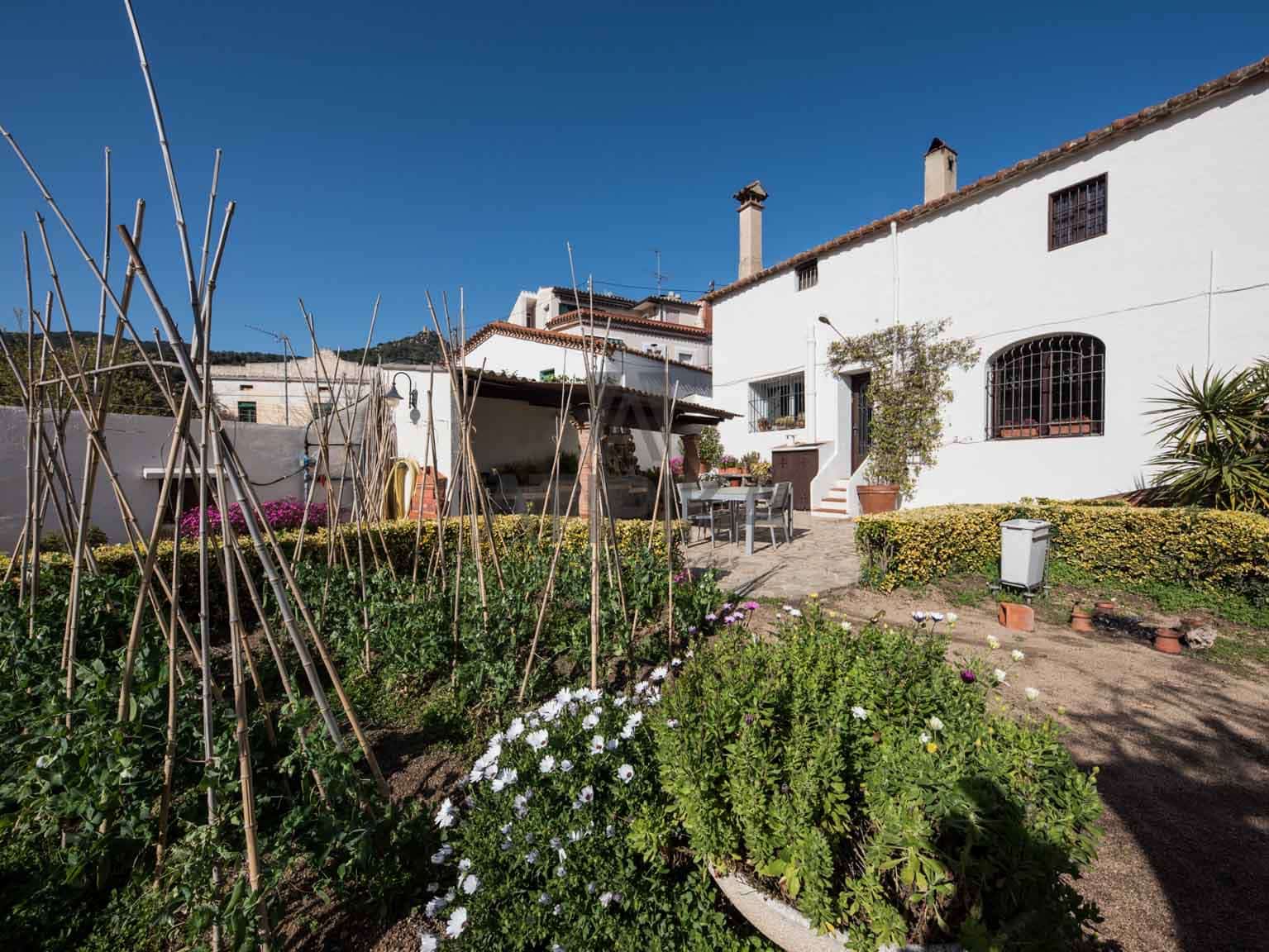 11 soveværelse Finca/Landehus til salg i Cabrera de Mar med swimmingpool - € 1.200.000 (Ref: 9941347)