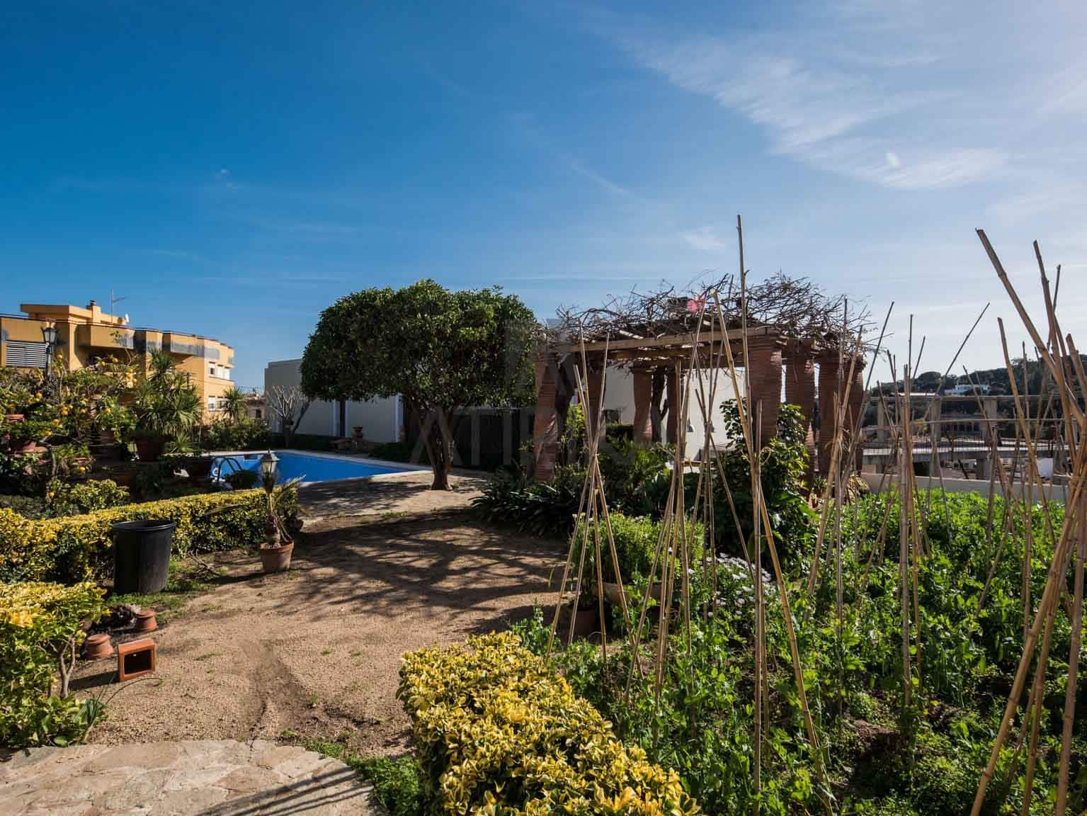11 soveværelse Finca/Landehus til salg i Cabrera de Mar med swimmingpool - € 1.200.000 (Ref: 9941347)