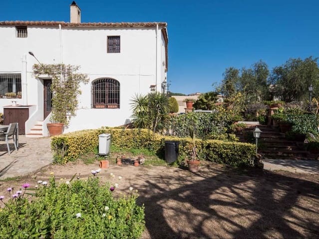 11 soveværelse Finca/Landehus til salg i Cabrera de Mar med swimmingpool - € 1.200.000 (Ref: 9941347)