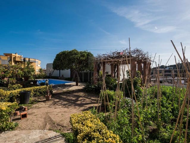 11 soveværelse Finca/Landehus til salg i Cabrera de Mar med swimmingpool - € 1.200.000 (Ref: 9941347)