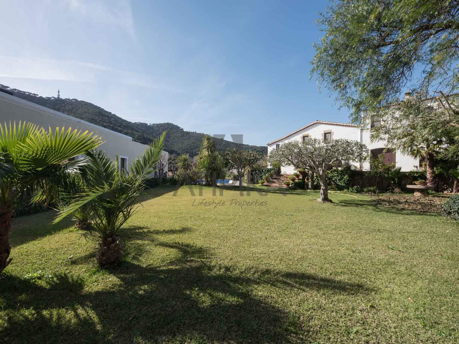 11 soveværelse Finca/Landehus til salg i Cabrera de Mar med swimmingpool - € 1.200.000 (Ref: 9941347)