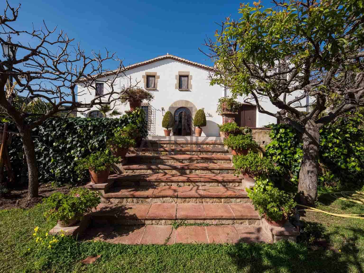 11 soveværelse Finca/Landehus til salg i Cabrera de Mar med swimmingpool - € 1.200.000 (Ref: 9941347)