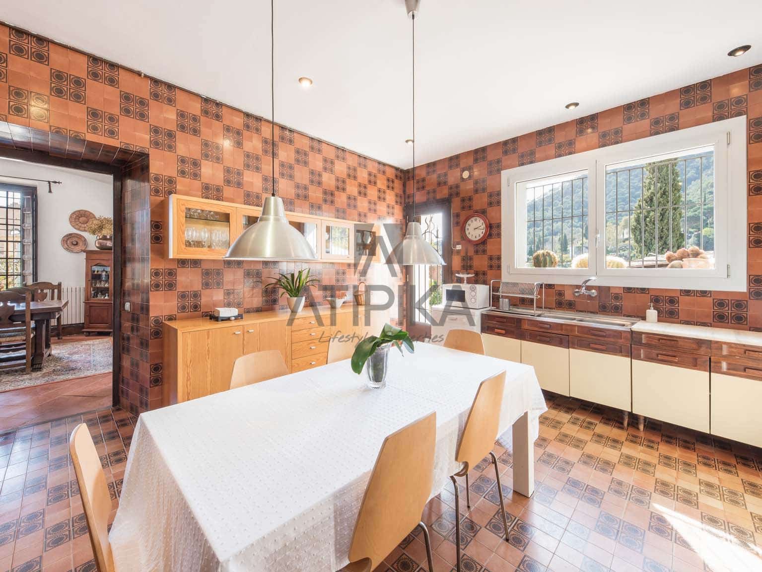11 soveværelse Finca/Landehus til salg i Cabrera de Mar med swimmingpool - € 1.200.000 (Ref: 9941347)