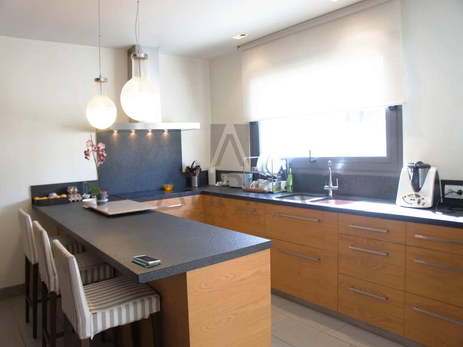 4 bedroom Villa for sale in Mahon / Mao with pool - € 1,300,000 (Ref: 9941349)