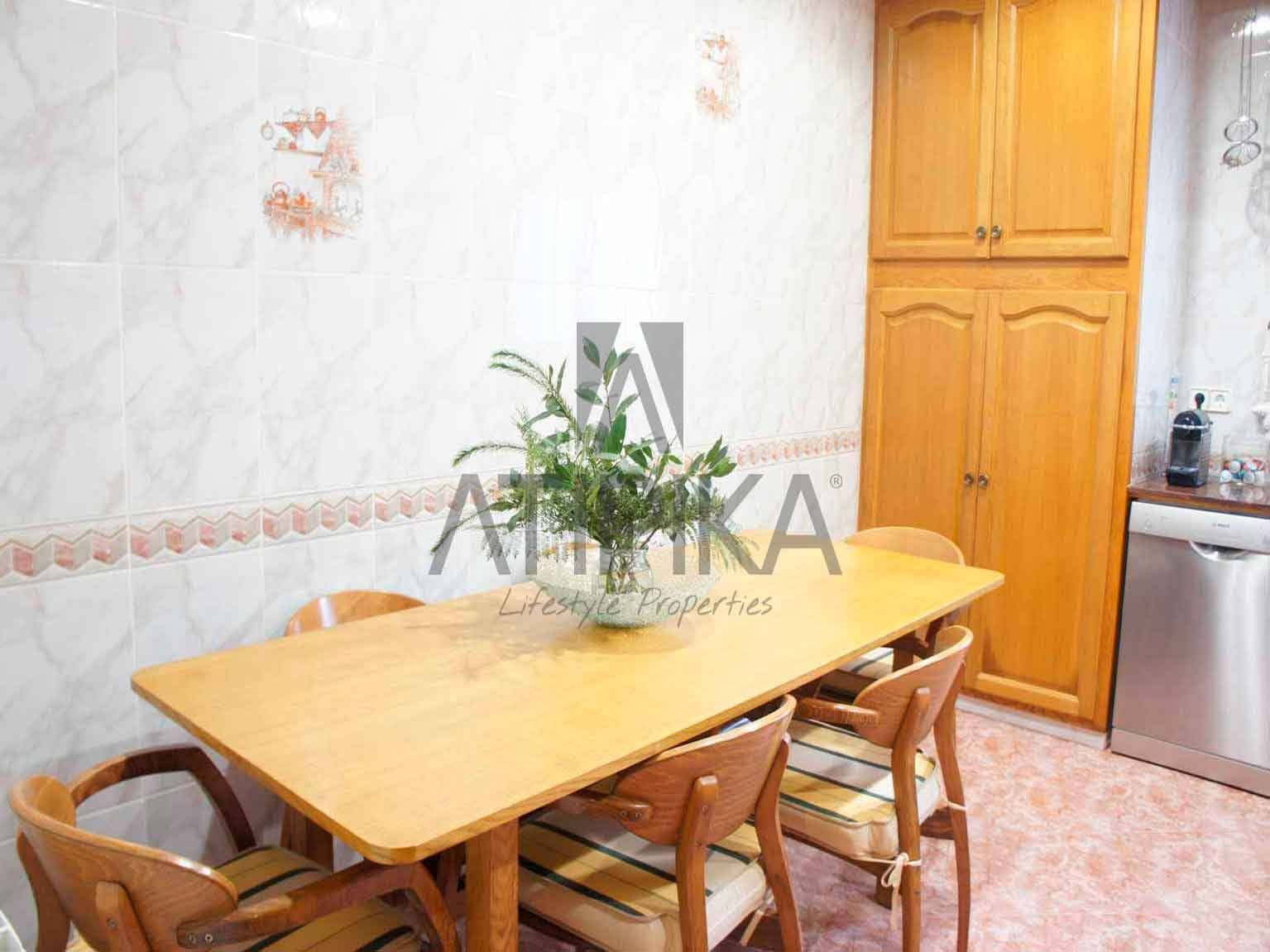 3 bedroom Villa for sale in La Argentina with pool - € 990,000 (Ref: 9941351)
