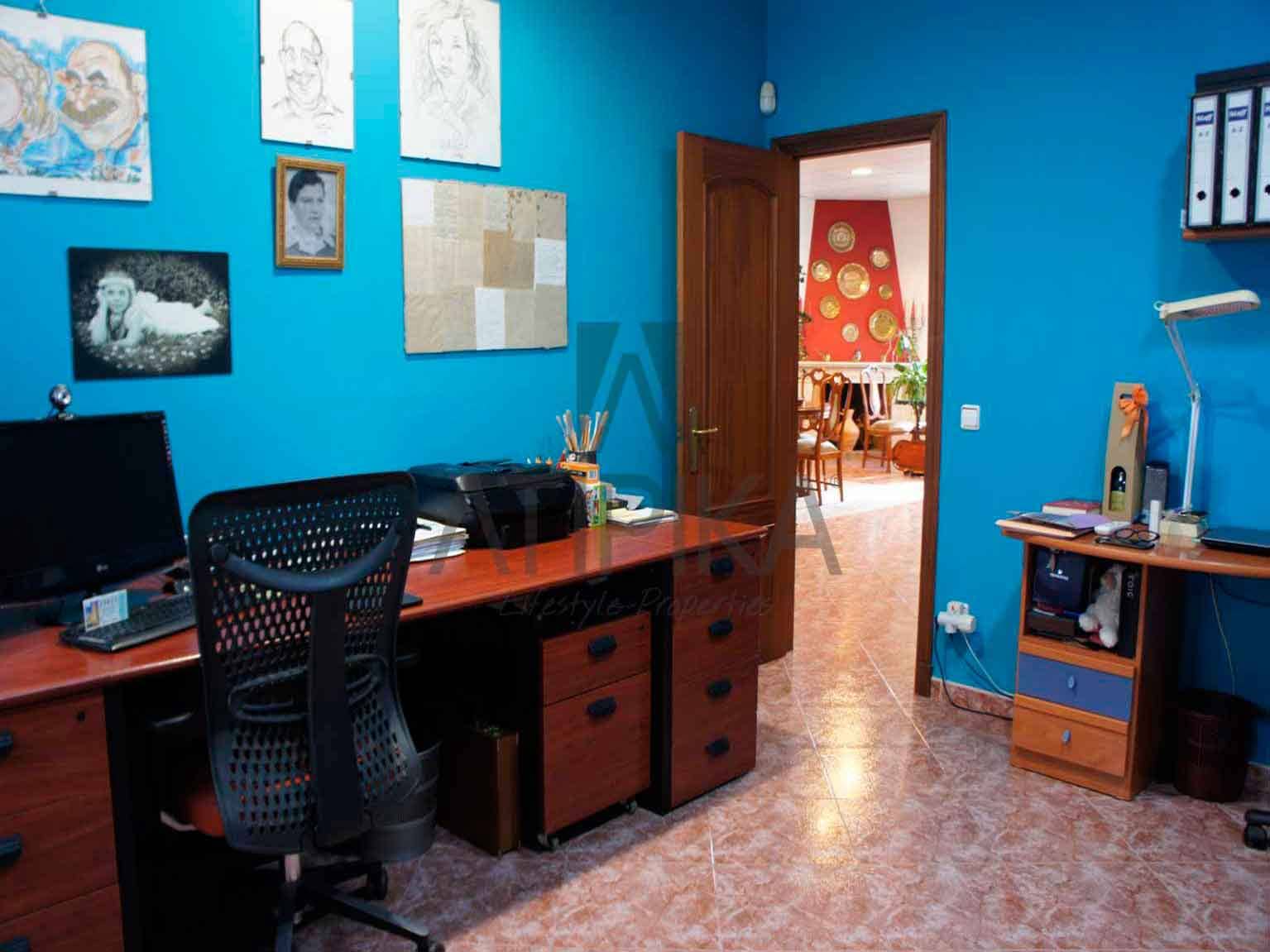 3 bedroom Villa for sale in La Argentina with pool - € 990,000 (Ref: 9941351)