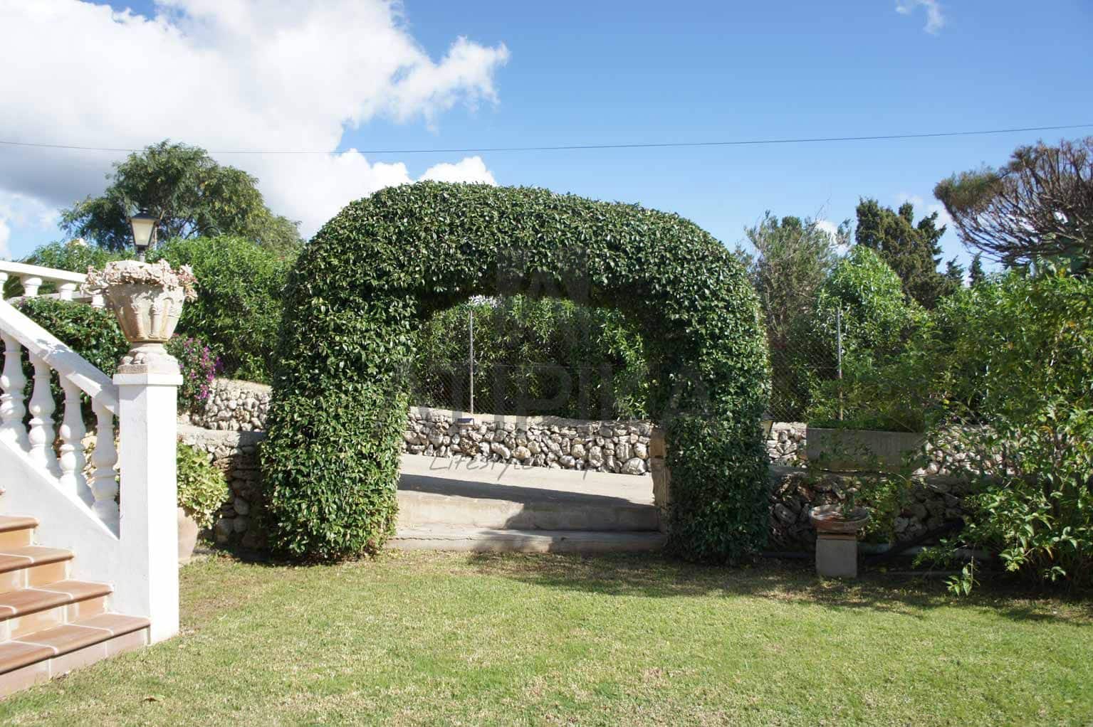 3 bedroom Villa for sale in La Argentina with pool - € 990,000 (Ref: 9941351)
