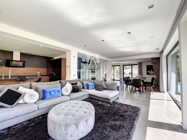5 Zimmer Villa zu vermieten in Castelldefels mit Pool Garage - 11.000 € (Ref: 9941352)