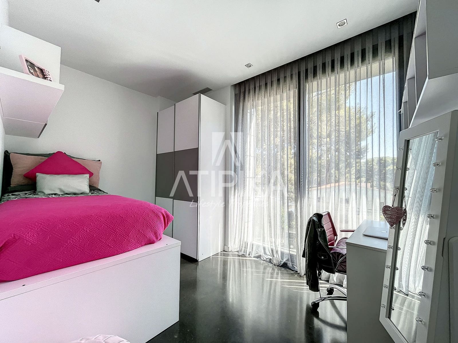 5 sypialnia Willa do wynajęcia w Castelldefels z basenem garażem - 11 000 € (Ref: 9941352)