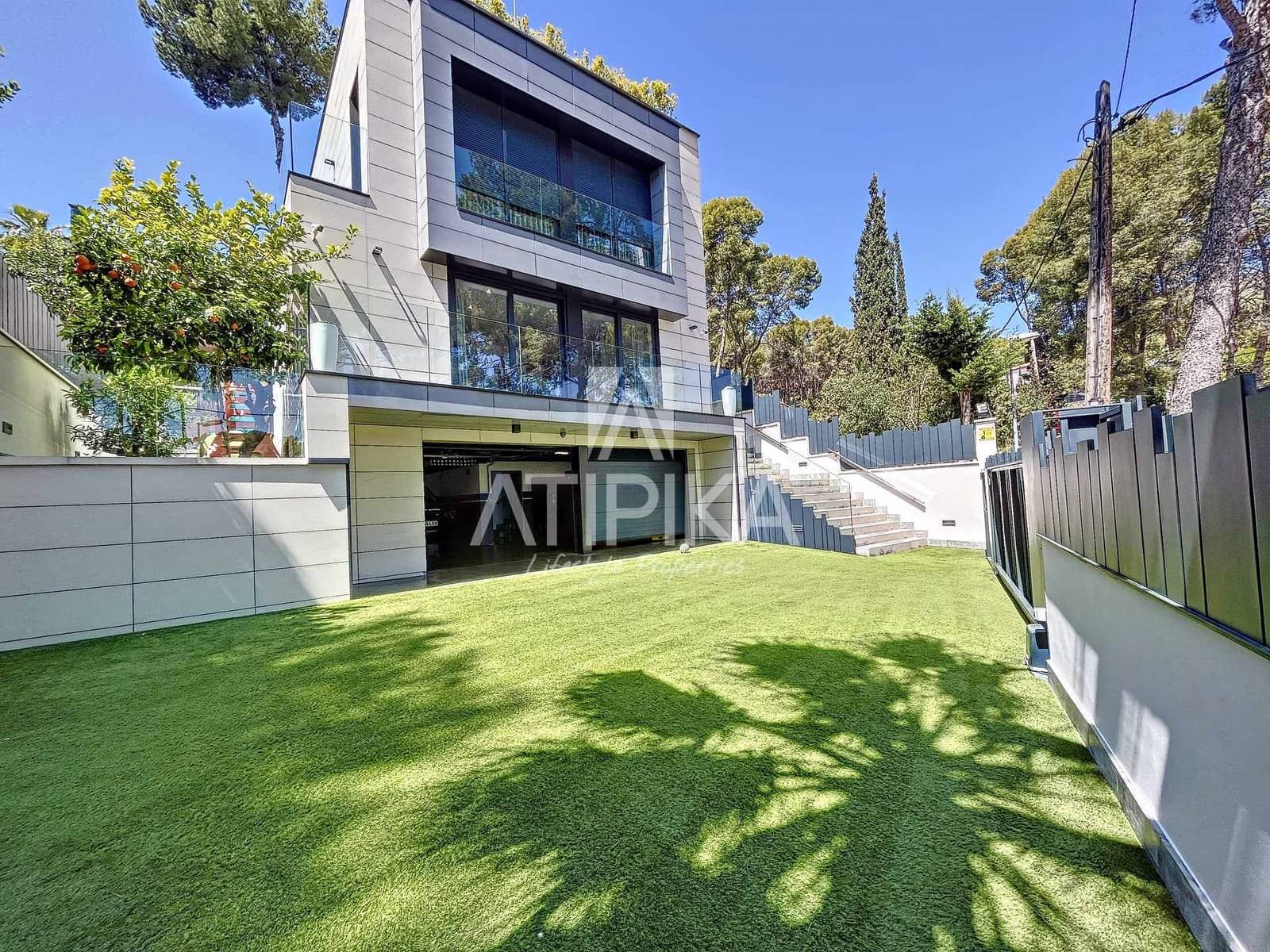 5 sypialnia Willa do wynajęcia w Castelldefels z basenem garażem - 11 000 € (Ref: 9941352)