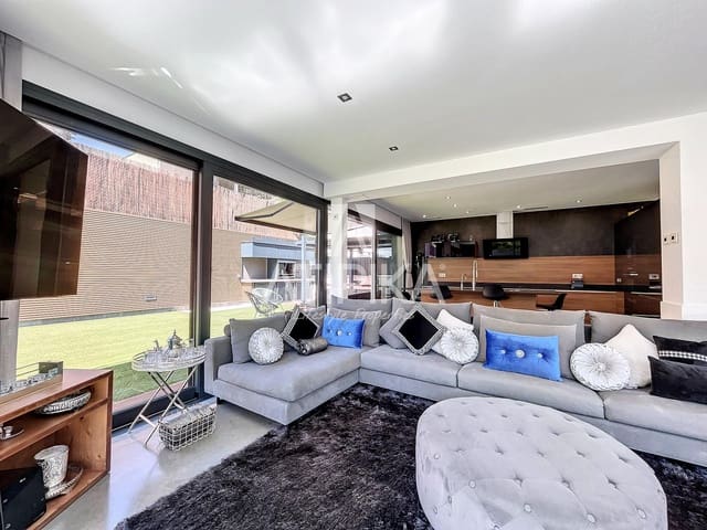 5 Zimmer Villa zu vermieten in Castelldefels mit Pool Garage - 11.000 € (Ref: 9941352)