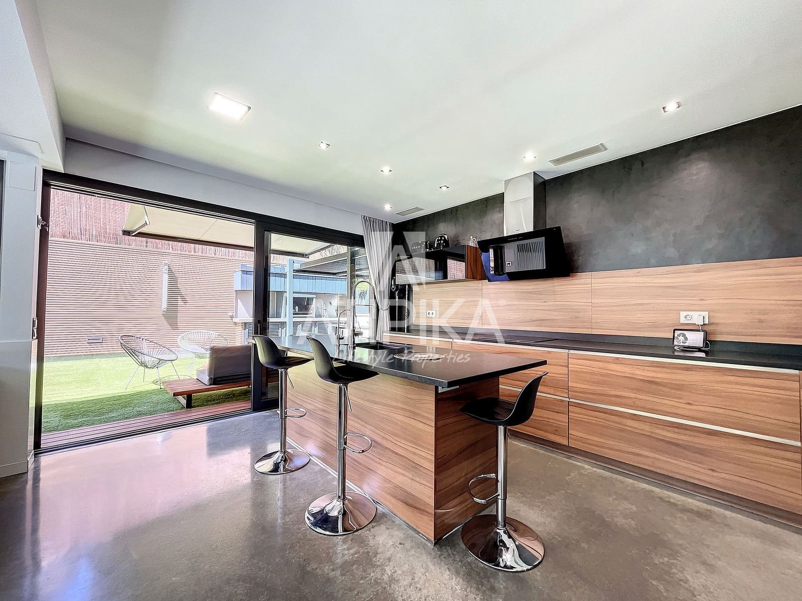 5 sypialnia Willa do wynajęcia w Castelldefels z basenem garażem - 11 000 € (Ref: 9941352)