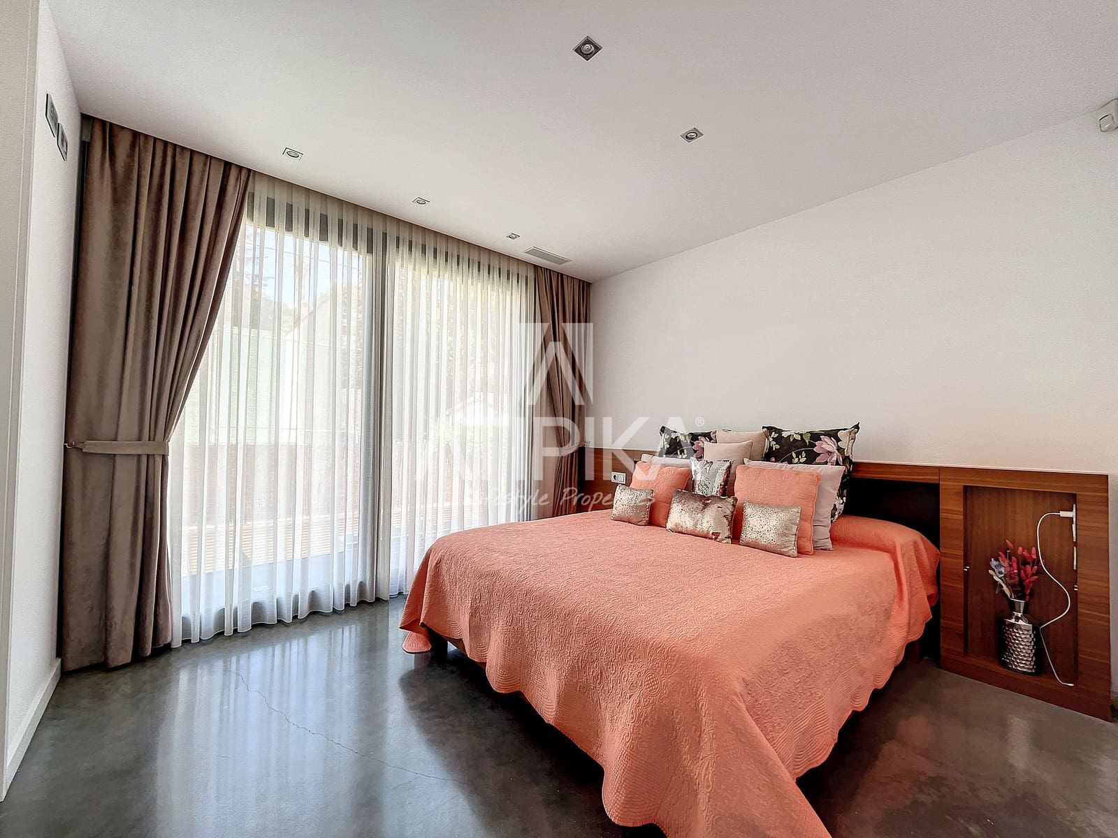 5 sypialnia Willa do wynajęcia w Castelldefels z basenem garażem - 11 000 € (Ref: 9941352)
