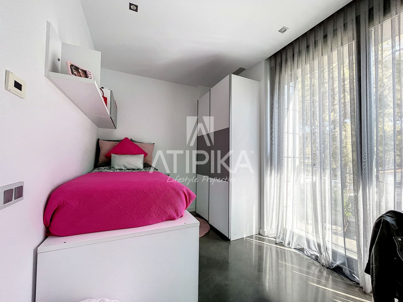 5 sypialnia Willa do wynajęcia w Castelldefels z basenem garażem - 11 000 € (Ref: 9941352)