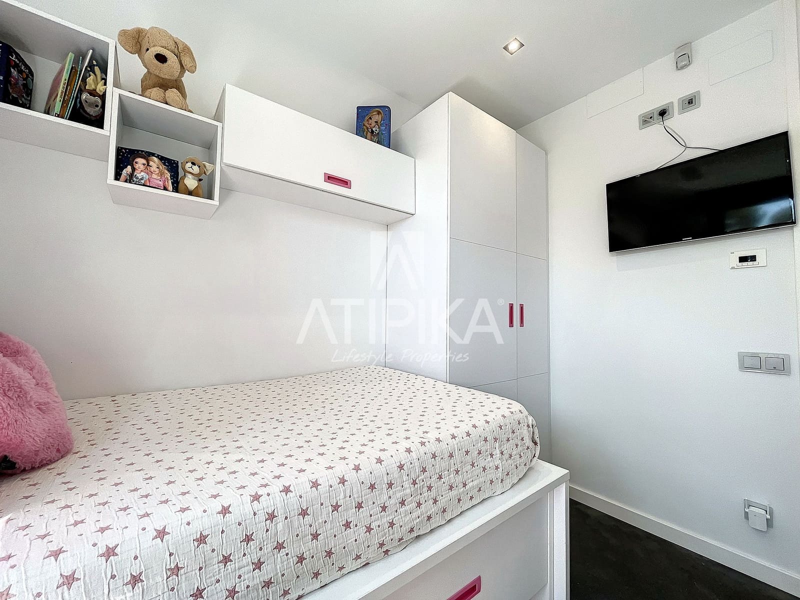5 sypialnia Willa do wynajęcia w Castelldefels z basenem garażem - 11 000 € (Ref: 9941352)