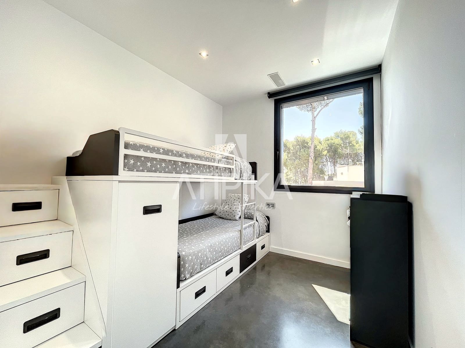 5 sypialnia Willa do wynajęcia w Castelldefels z basenem garażem - 11 000 € (Ref: 9941352)