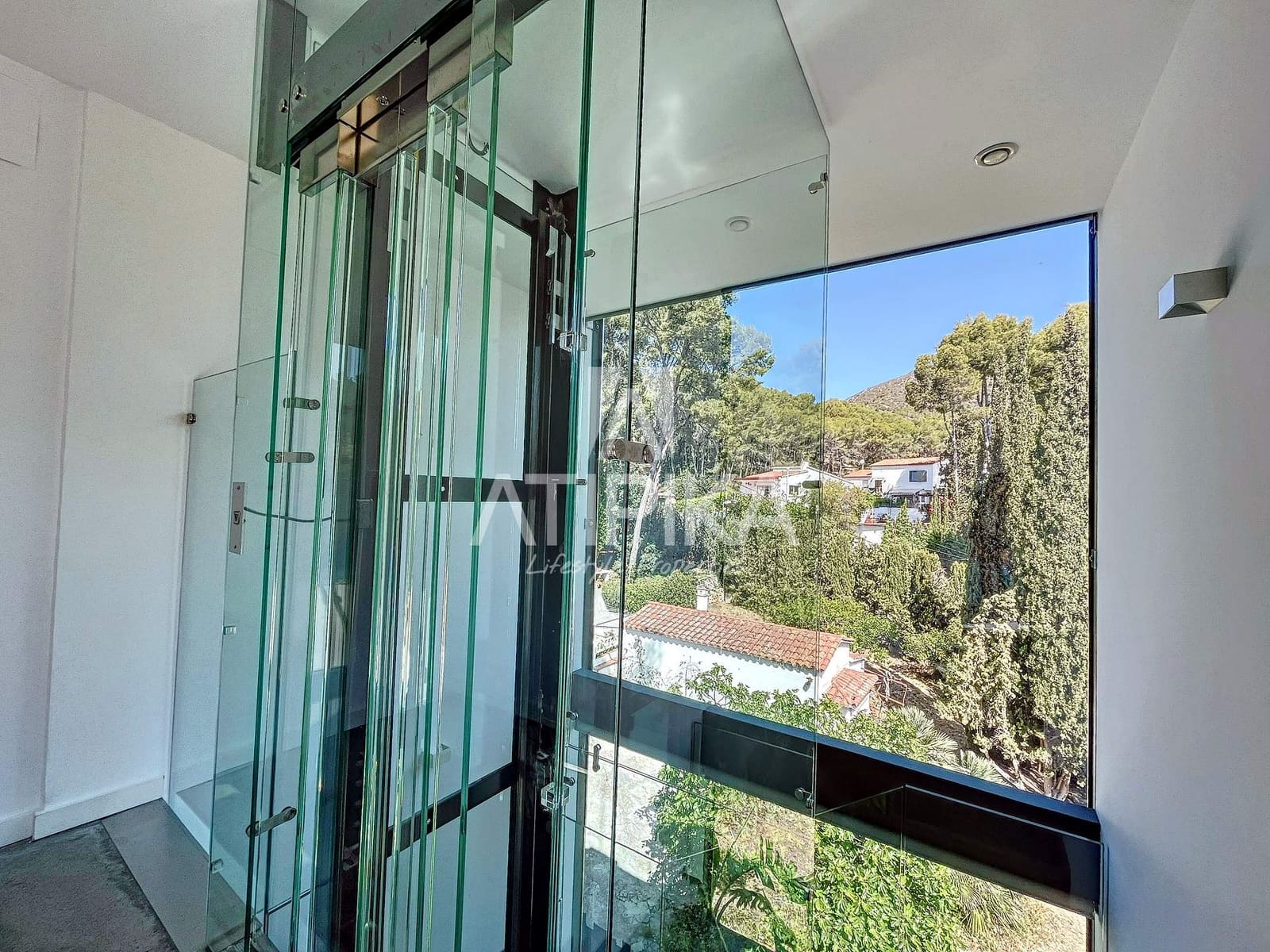 5 sypialnia Willa do wynajęcia w Castelldefels z basenem garażem - 11 000 € (Ref: 9941352)