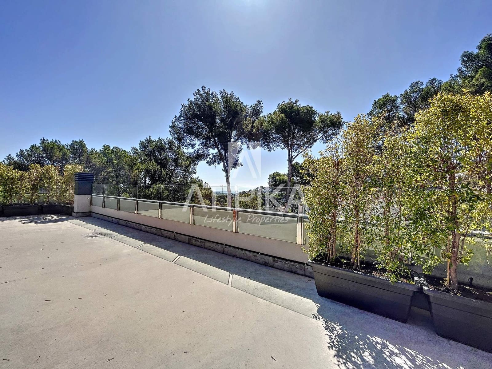 5 sypialnia Willa do wynajęcia w Castelldefels z basenem garażem - 11 000 € (Ref: 9941352)