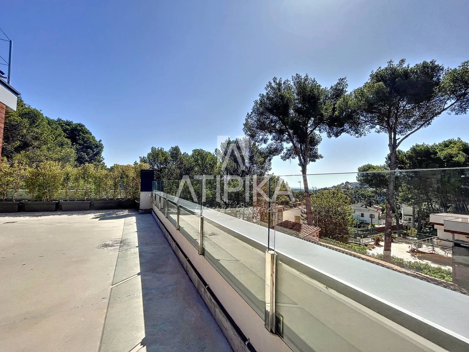 5 sypialnia Willa do wynajęcia w Castelldefels z basenem garażem - 11 000 € (Ref: 9941352)