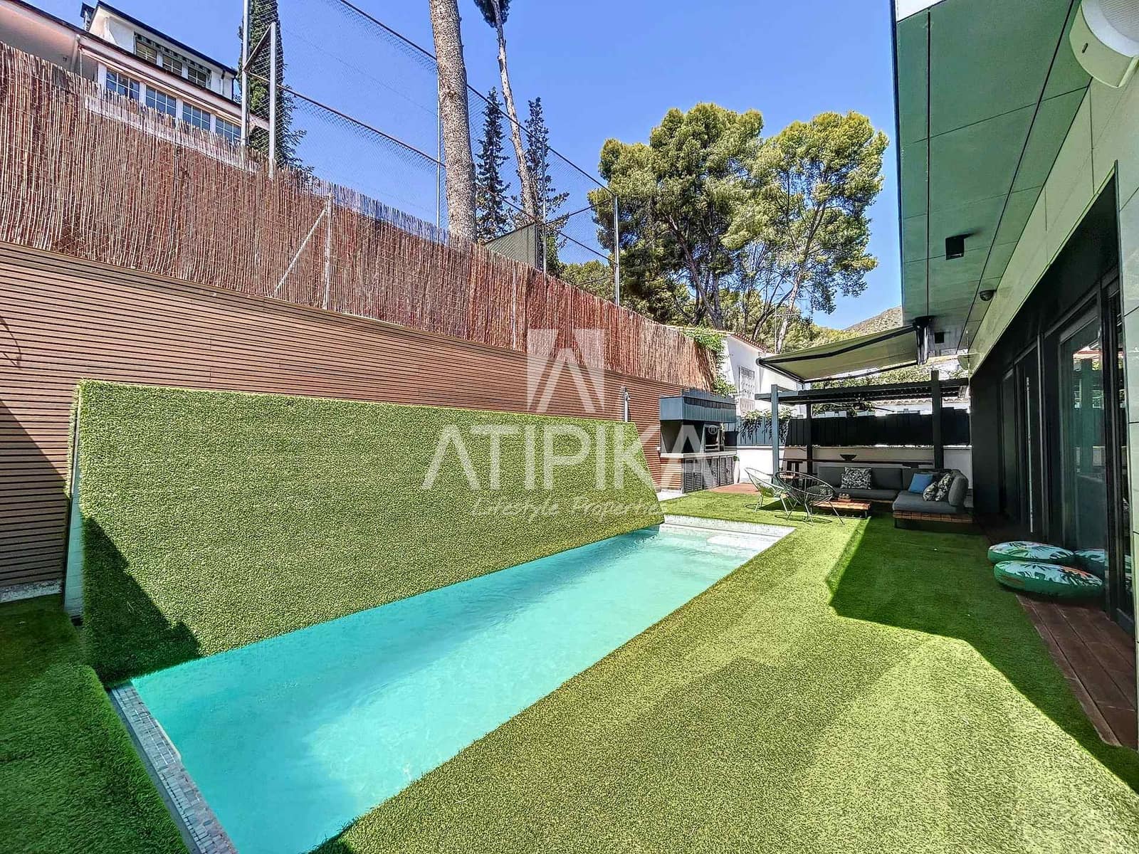 5 sypialnia Willa do wynajęcia w Castelldefels z basenem garażem - 11 000 € (Ref: 9941352)