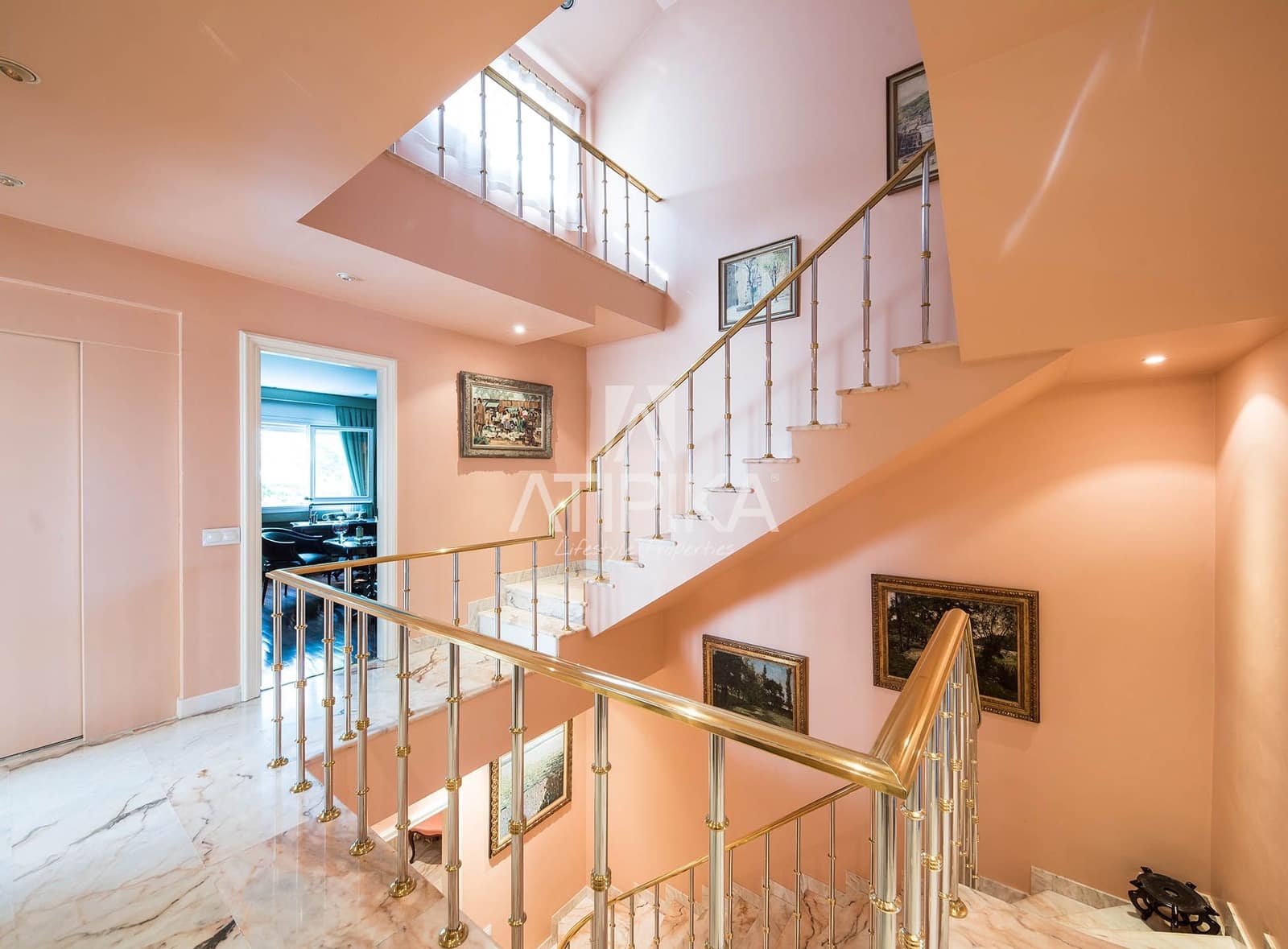 6 Zimmer Villa zu verkaufen in Barcelona Stadt mit Pool - 4.100.000 € (Ref: 9941354)