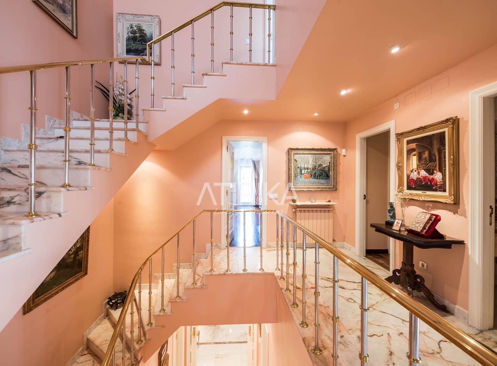 6 Zimmer Villa zu verkaufen in Barcelona Stadt mit Pool - 4.100.000 € (Ref: 9941354)