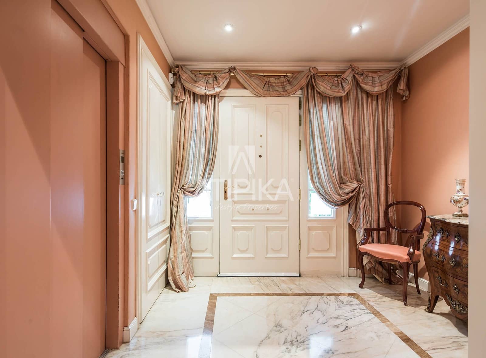6 Zimmer Villa zu verkaufen in Barcelona Stadt mit Pool - 4.100.000 € (Ref: 9941354)