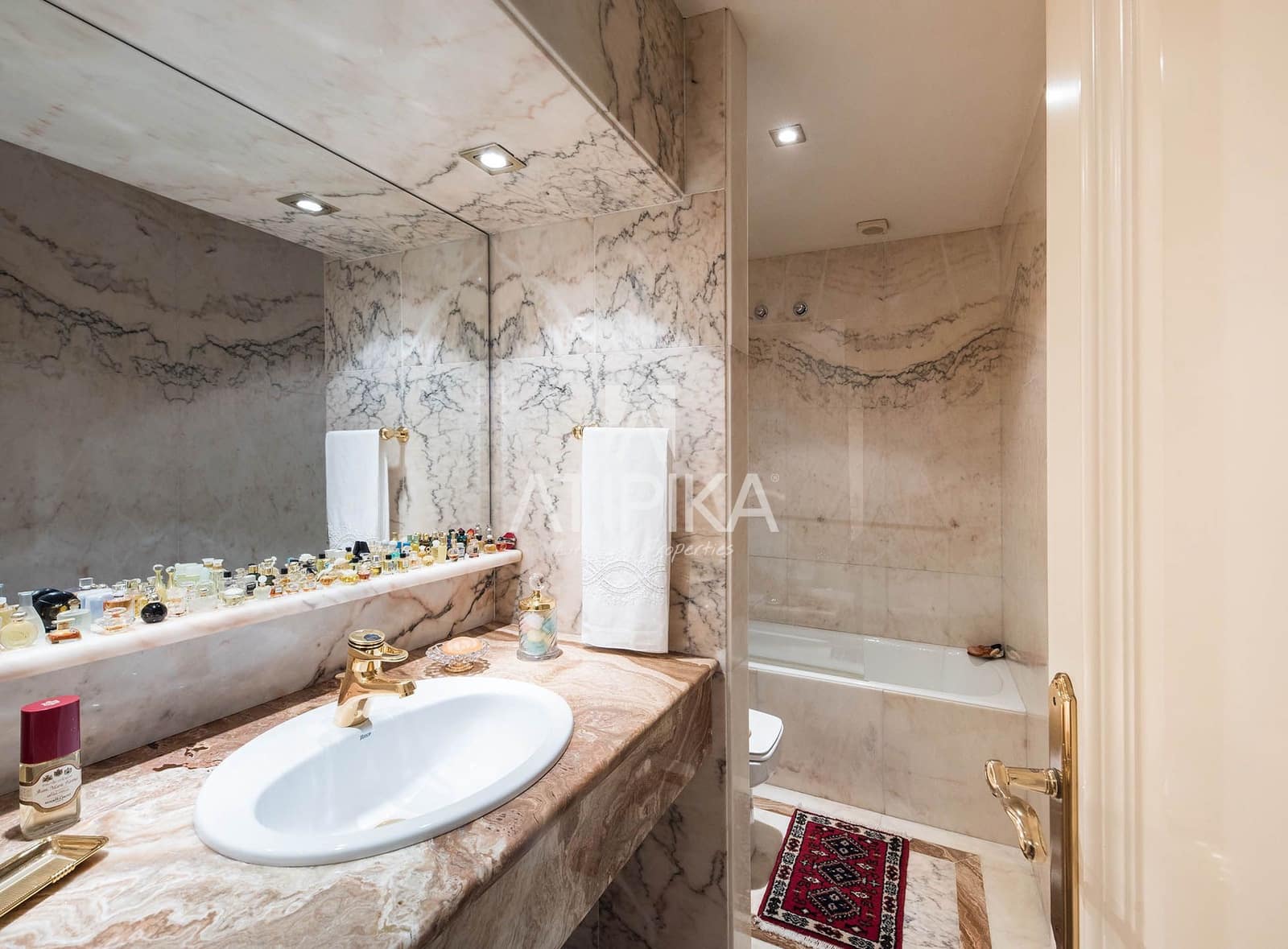6 Zimmer Villa zu verkaufen in Barcelona Stadt mit Pool - 4.100.000 € (Ref: 9941354)