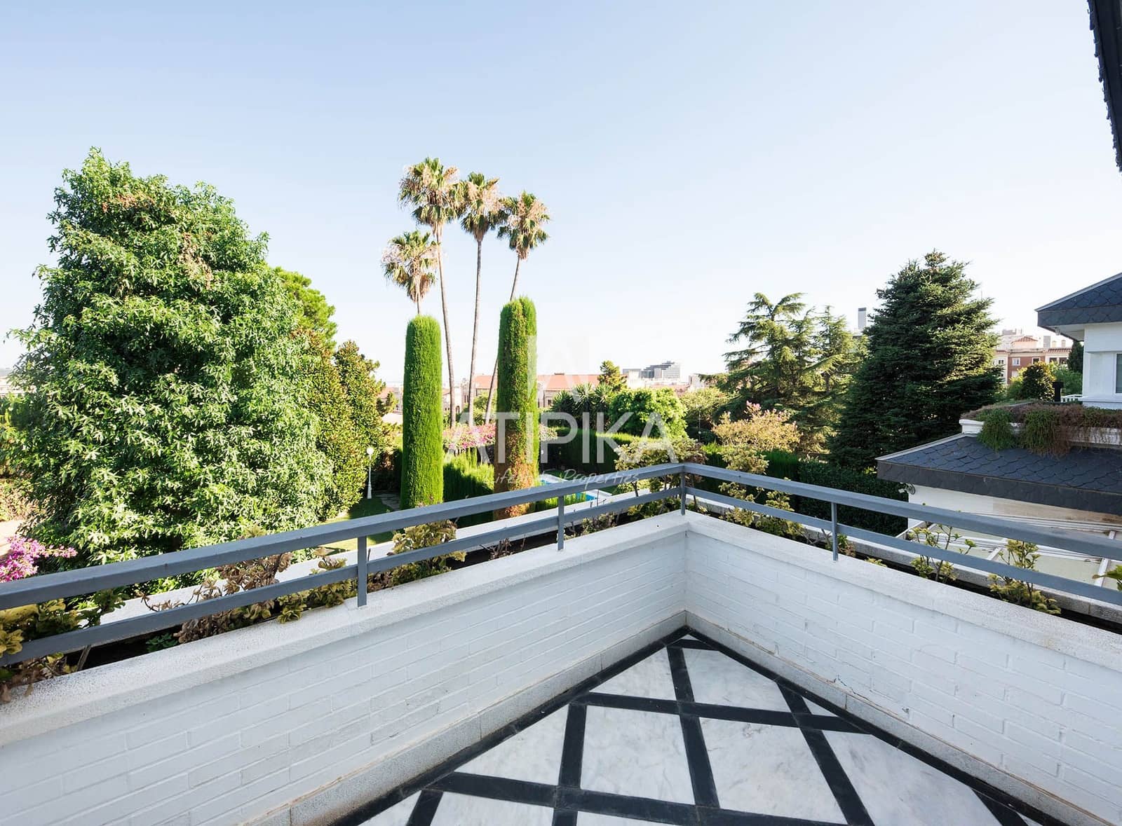 6 Zimmer Villa zu verkaufen in Barcelona Stadt mit Pool - 4.100.000 € (Ref: 9941354)