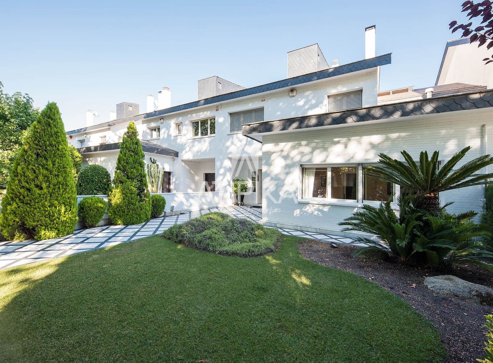6 Zimmer Villa zu verkaufen in Barcelona Stadt mit Pool - 4.100.000 € (Ref: 9941354)