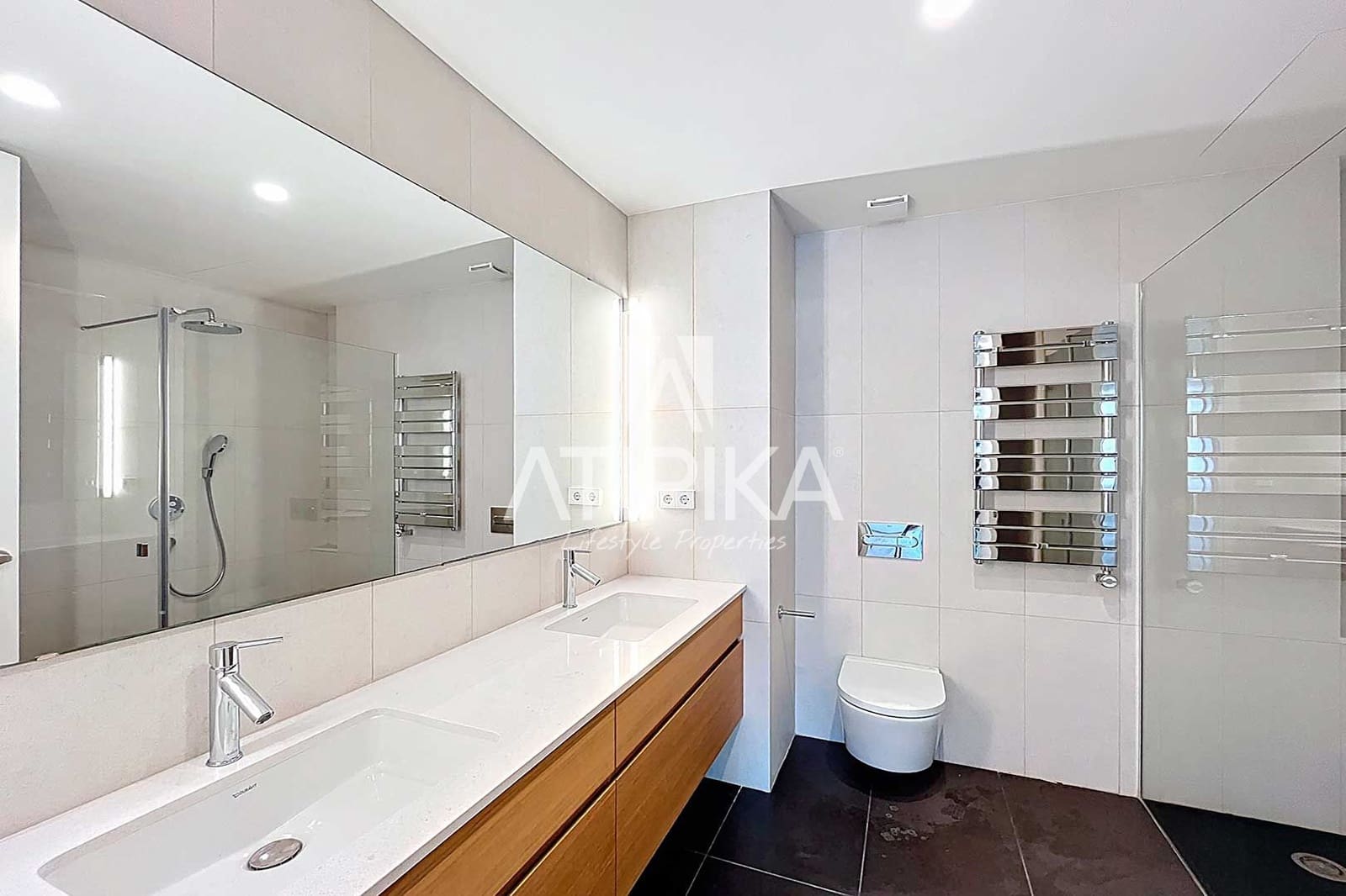 3 bedroom Apartment for sale in Barcelona city - € 1,400,000 (Ref: 9941358)